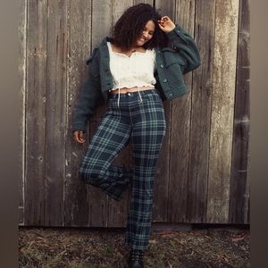 ✨SALE✨AE Stretch Plaid Super High-Waisted Flare Pant in Blue/Green - 14 Short